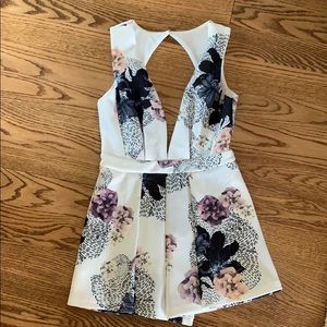 Threadlust Romper!! Never been worn!